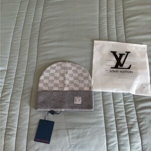 Louis Vuitton grey and light grey Damier knit hat